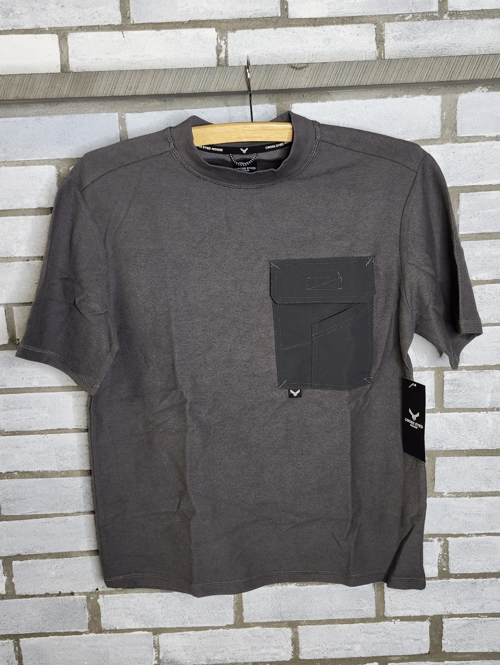 • NWT Cross Eyed Moose Men's Climber Cargo Tee Size XS Asphalt Gray Pocket